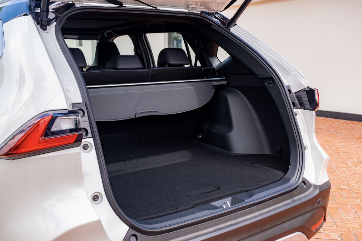 Khoang hành lý phía sau của Toyota Yaris Cross bản máy xăng có dung tích 458 lít và với bản hybrid là 452 lít. Khoang hành lý phía sau của Toyota Yaris Cross bản máy xăng có dung tích 458 lít và với bản hybrid là 452 lít.